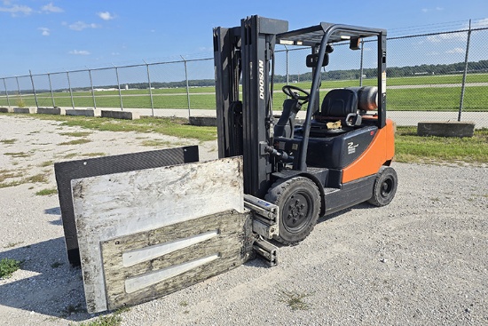 DOOSAN G25-P Forklift