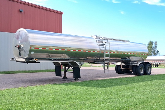 2000 BRENNER Stainless Steel Insulated 3A 42 Ft. Sanitary Food Grade Straight Barrel Tanker
