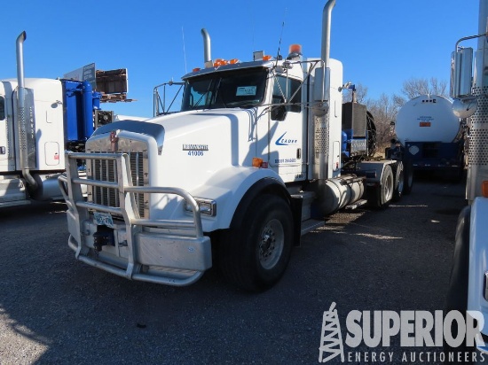 (x) (4-25) 2006 KENWORTH T800B Tri Drive Truck Tra