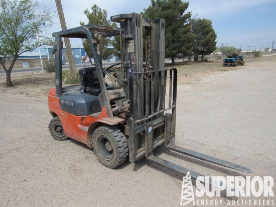 TOYOTA 7FDU25 4500# Forklift, S/N-61845, p/b TOYOT