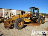 JOHN DEERE 670 Motor Grader, S/N-005164T, w/Enclos