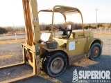 HYSTER 15,000# Forklift w/5'W x 8'L Forks w/Elec F