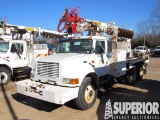 (x) 2000 INTERNATIONAL 4900 6x4 T/A Digger Truck,