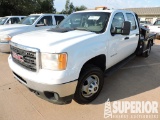 (x) 2013 GMC 3500HC 4-Door 4x4 Dually Flatbed Truc