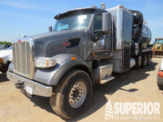 (x) 2017 PETERBILT 567 4-Axle Hydro Vac Truck Trac