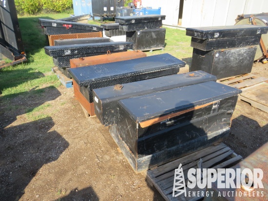(5) L Shaped Fuel Tanks w/ Black Toolbox f/ Pickup