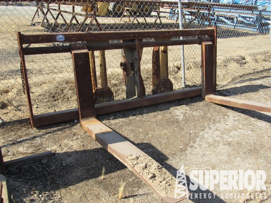 Set of 9'W x 6'L Forks f/ CAT 950 Loader
