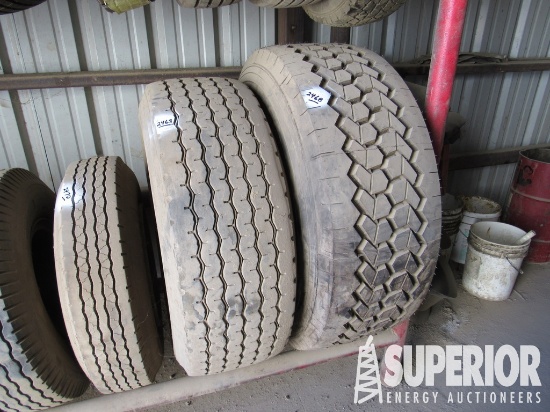 445/65R22.5 Steering Tire (UNUSED) w/ Steel Budd &
