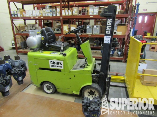 (20-298) CLARK CF20 2000# Forklift p/b 4-Cyl LP En