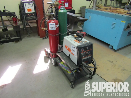 (20-304) HOBART Handler 140 Wire Feed Welder w/Rol