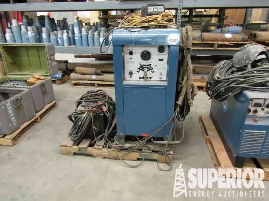 (20-623) MILLER Mdl 330A/BP AC/DC Gas Tungsten Arc