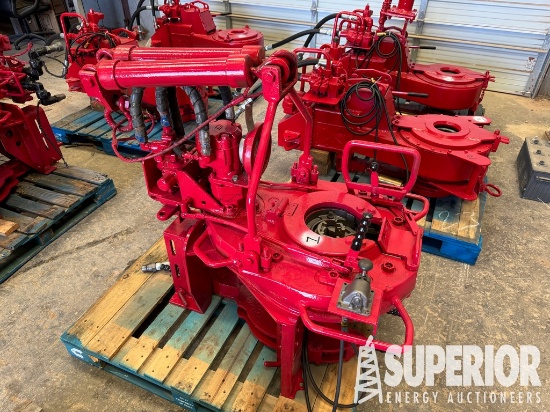 OIL COUNTRY Hyd Tubing Tong w/Hyd Backup & NEW Pig