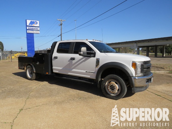 2017 FORD F550 4WD Crew Cab Flatbed Truck