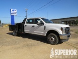 2019 FORD F350 4WD Crew Cab Flatbed Truck