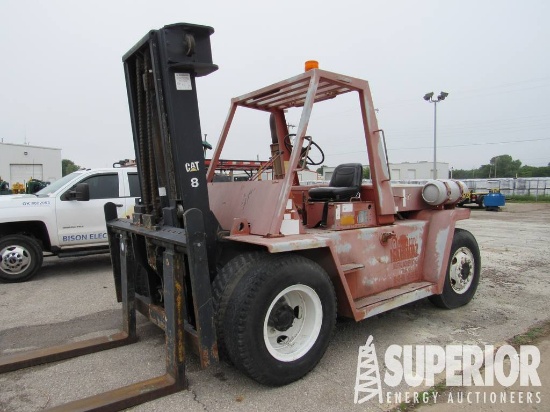 CAT V-200 30,000# Forklift, p/b FORD V-8 LPG Eng, ...