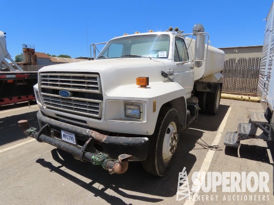 1994 FORD F-700 S/A Water Truck