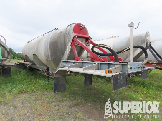 2000 HEIL 1240 Cu Ft T/A Pneumatic Trailer