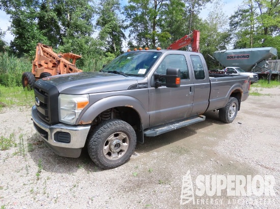 2012 FORD F-250 4WD Club Cab Pickup