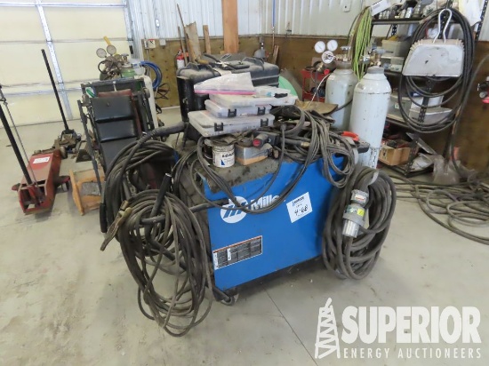 MILLER Dimension 302 CC/CV DC Welder