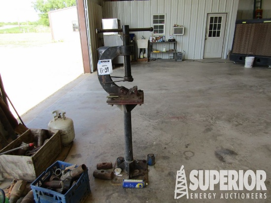 SHOPBUILT Pipe Vise