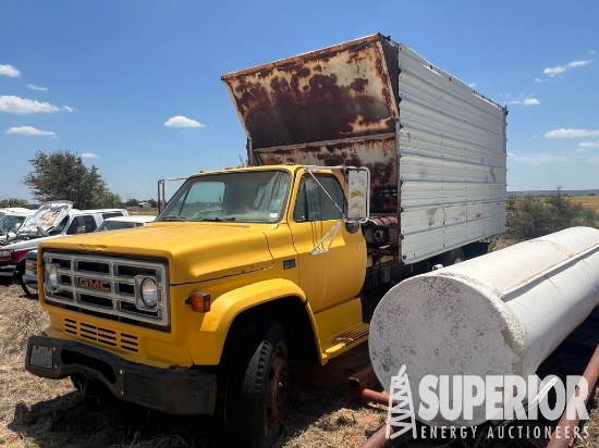 1985 GMC 7000 S/A Cotton Burr Spreader Truck