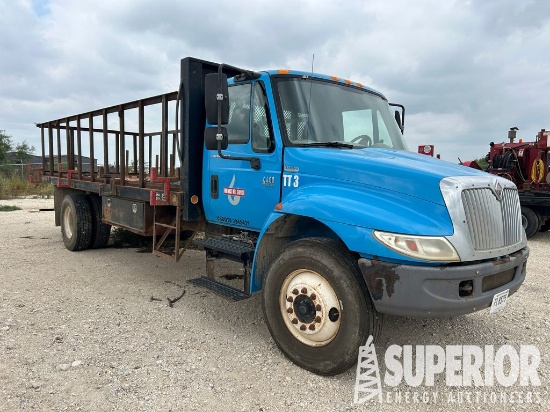 2002 NAVISTAR INTERNATIONAL 4400 SBA 4x2 S/A Flatbed Truck