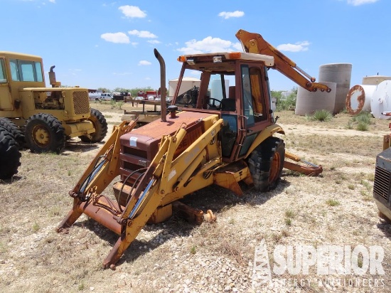CASE 580K Loader Backhoe