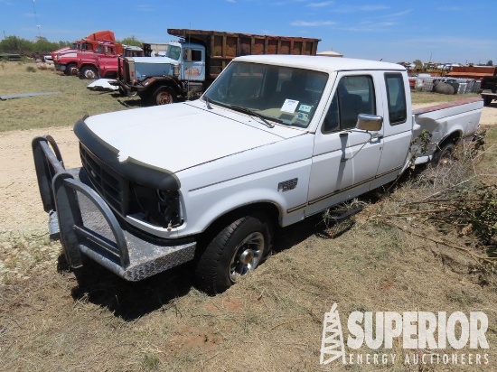 1994 FORD F-250XL Extended Cab Pickup