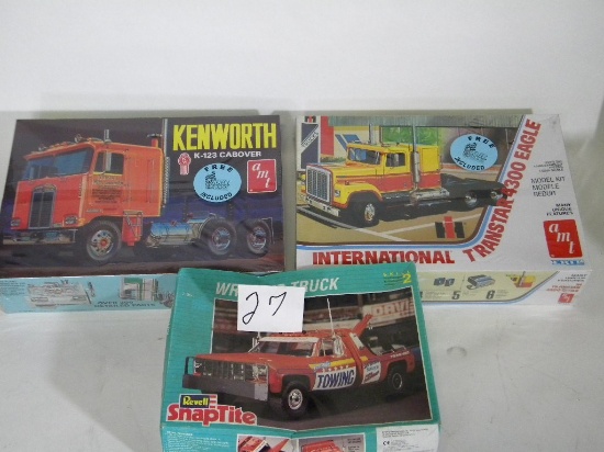 (3) Old - New in Box Model Trucks Revel 1:25 Tow Truck, AMT Ertl 1:25 Inter