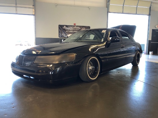 2000 Lincoln Town Car