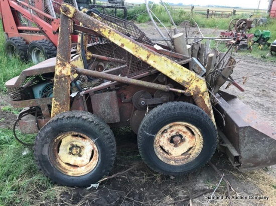 Melroe Bobcat Farm Hand skidloader