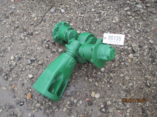 JOHN DEERE PEDESTAL