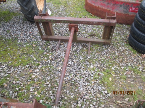 PIN ON BALE SPEAR