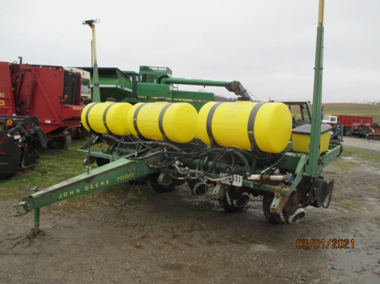 JOHN DEERE 7000 6X PLANTER
