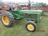 JOHN DEERE 820 TRACTOR