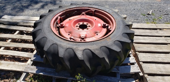 12.4x28 Tire And Rim
