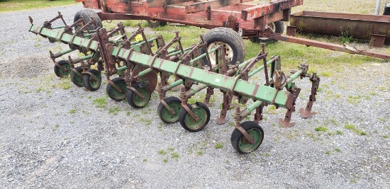 JD 3pt. 3x Cultivator