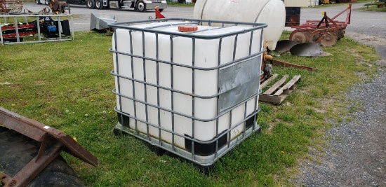 275 gal. Plastic Tote