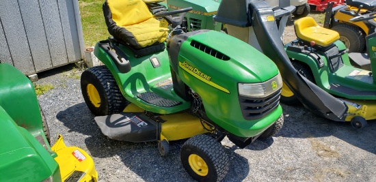 JD L100 Riding Mower