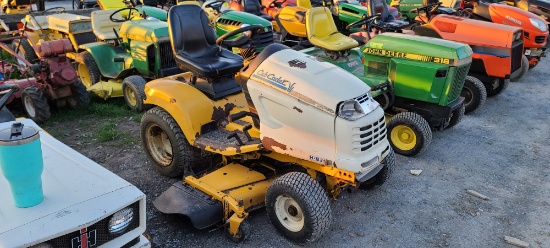 CC HDS 3186 Riding Mower (RUNS)