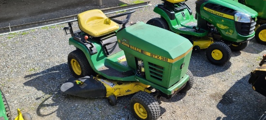 JD STX38 Riding Mower (RUNS)
