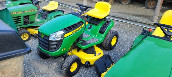 JD E110 Riding Mower (RUNS)(DEALER TRADE IN)