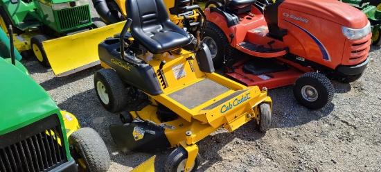 CC RZT Zero Turn Mower (RUNS)(DEALER TRADE IN)