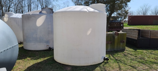 2100 Gallon Plastic Tank (LOCAL FARMER)