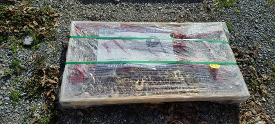 New Skid Lot 5-Binders & 10-Chains
