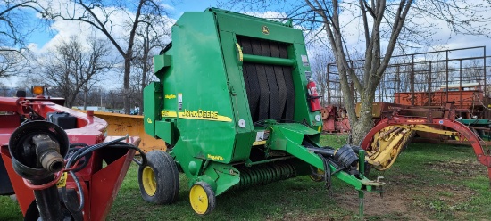 John Deere 457 Round Baler (LOCAL FARMER)
