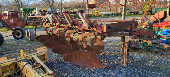International 720 5x Plow