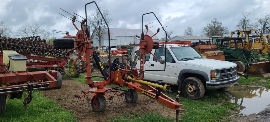 Pequea TT4000 4 Star Tedder (LOCAL FARMER)