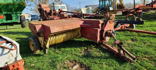 New Holland 273 Square Baler