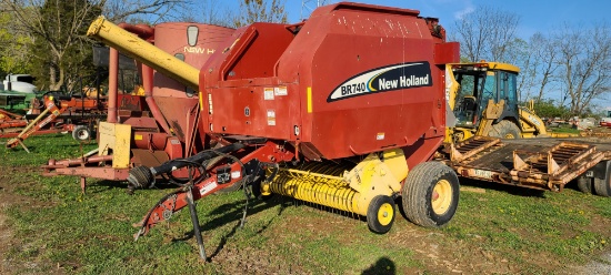 New Holland BR740 Round Baler